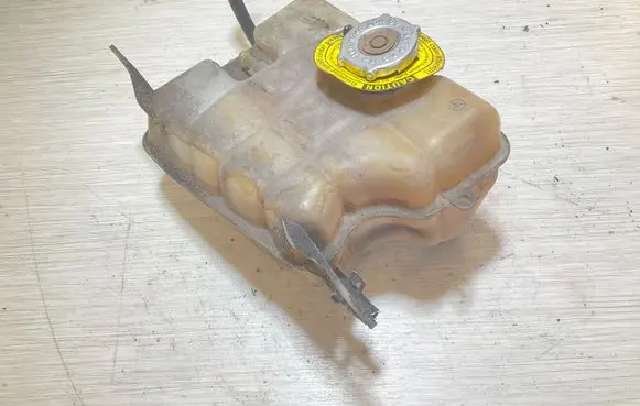 Coolant expansion tank/reservoir