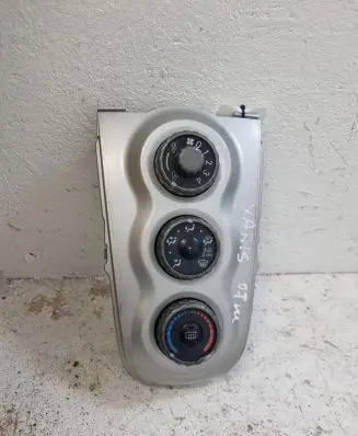 Toyota Yaris Climate control unit 554060D190