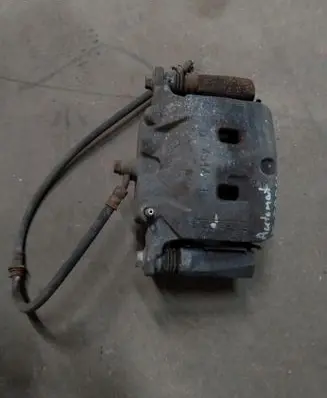 Nissan X-Trail T32 Front brake caliper