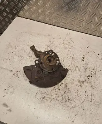 Volkswagen Golf III Front wheel hub spindle knuckle 