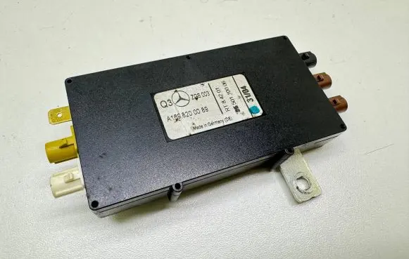 Mercedes-Benz A W169 Antenna control unit A1698200089 ZGS003