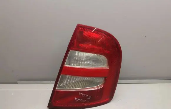 Skoda Fabia Mk1 (6Y) Rear/tail lights 6Y6945096B