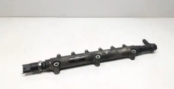 Volvo V70 Fuel main line pipe 0281002527 8658252