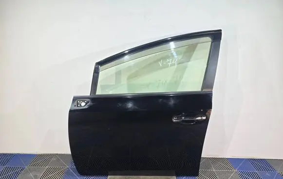 Toyota Prius+ (ZVW40) Front door 
