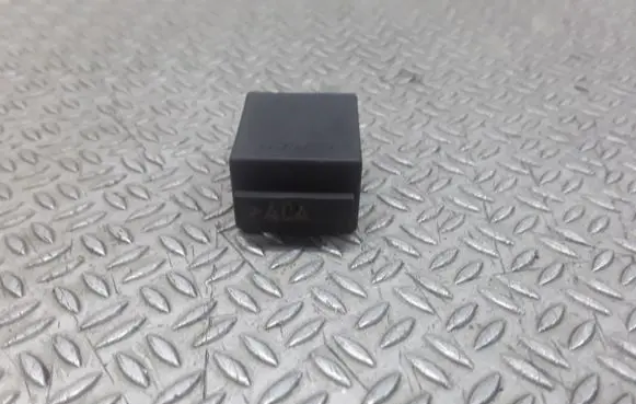 Volkswagen Touran I Other relay 7M0951253C