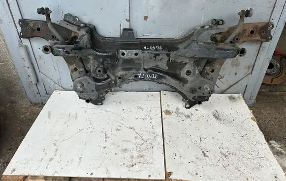 Toyota Auris E180 Front subframe