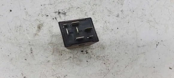 Mitsubishi Space Star Other relay MR911251