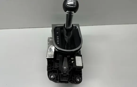 Ford Mustang VI Gear shifter/selector 75G143 PA66GF33