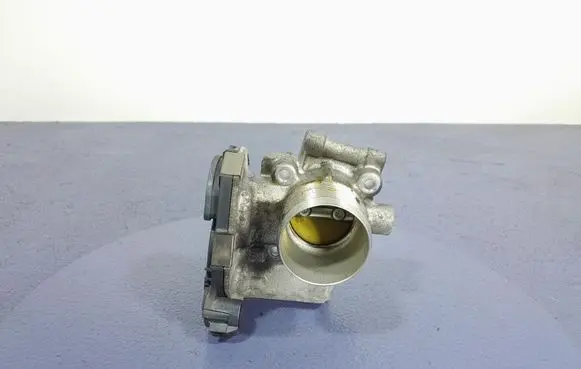 Opel Astra J Throttle body valve 55565489