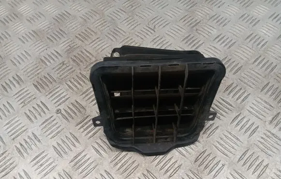 Audi A7 S7 4G Quarter panel pressure vent 4G8819301