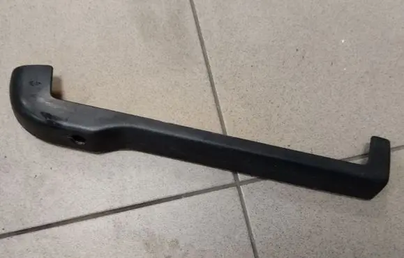 Seat Leon (1M) Front driver seat rail trim 1J0881348F