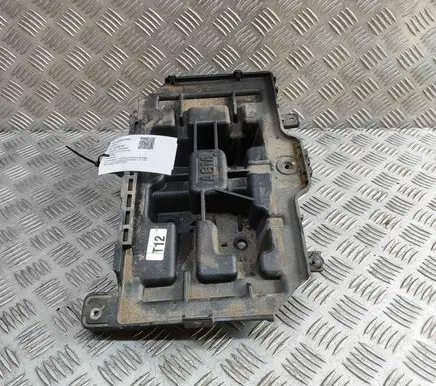 Hyundai Santa Fe Battery box tray 371502W500