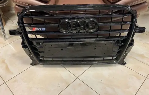 Audi Q5 SQ5 Front bumper upper radiator grill 8R0853651AL