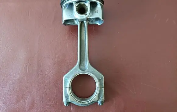 BMW M2 F87 Piston with connecting rod 7624408 11247624408 8629946