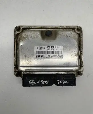 Volkswagen Golf IV Engine control unit/module 038906019AT 28SA5595 0281010974