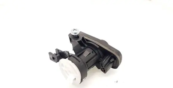 Mercedes-Benz E W212 Tailgate exterior lock A2047500061