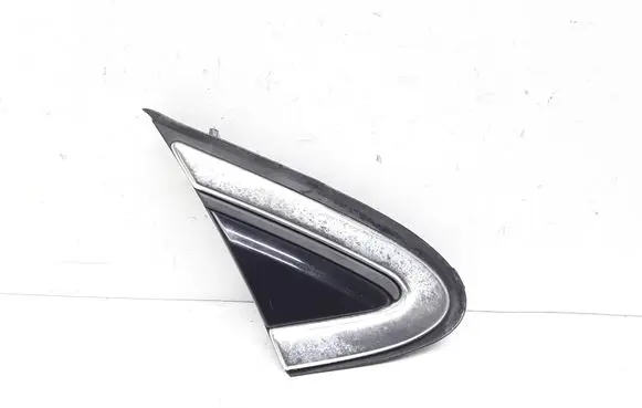Volvo V40 Front door glass trim molding 31349230 31391031 31391033