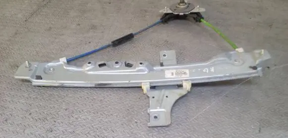 Peugeot 208 I Rear door manual window regulator 9673153980