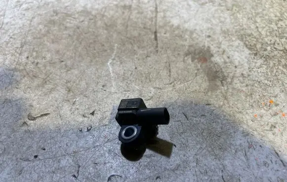 Jeep Grand Cherokee WL Airbag deployment crash/impact sensor 68370840AA 62199F