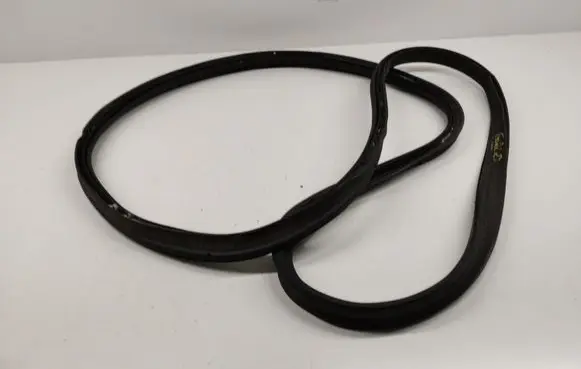 Volvo V60 Trunk rubber seal (body)