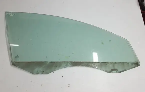 Volkswagen PASSAT B7 Front door window glass four-door 