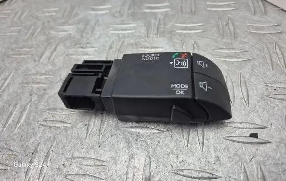 Dacia Sandero Multifunctional control switch/knob 8200950420 344422043AA