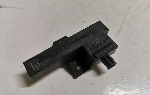 Audi A5 8T 8F Keyless (KESSY) go control unit/module 8K0907247