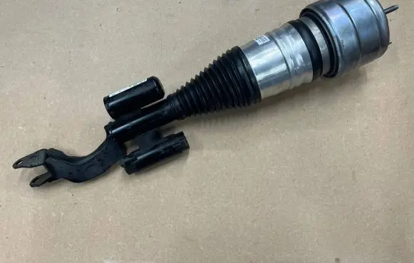 Mercedes-Benz GLC X253 C253 Front shock absorber/damper A2533206601