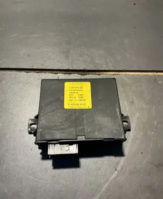 Mercedes-Benz S W220 Light module LCM 2208203026