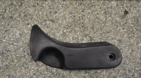 BMW 5 E39 Engine bonnet (hood) release handle 8226621