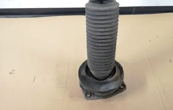 Nissan Qashqai Front coil spring rubber mount 