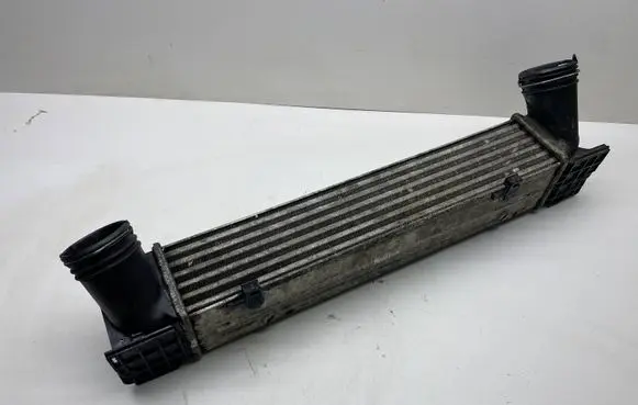 BMW 1 E81 E87 Intercooler radiator 7501916 3093796
