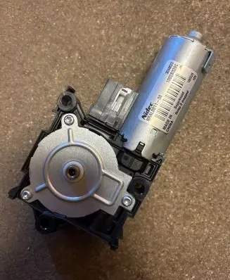 Volvo XC60 Sunroof motor/actuator 3048623 NRAL001100 10028320C
