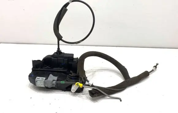 Nissan Juke I F15 Front door lock 
