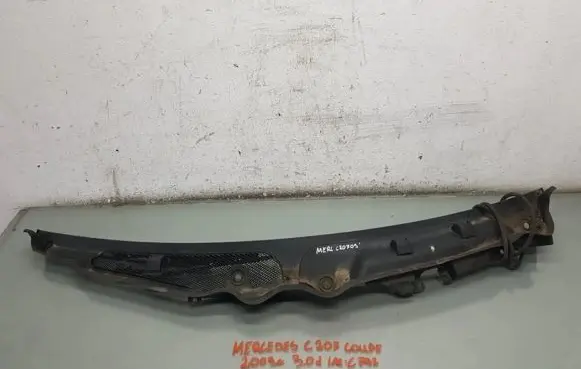Mercedes-Benz CLK C207 A207 Wiper trim A2078300213