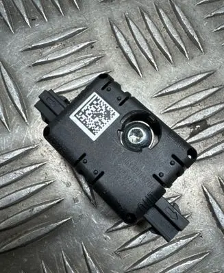 BMW X7 G07 Aerial antenna amplifier 6832256