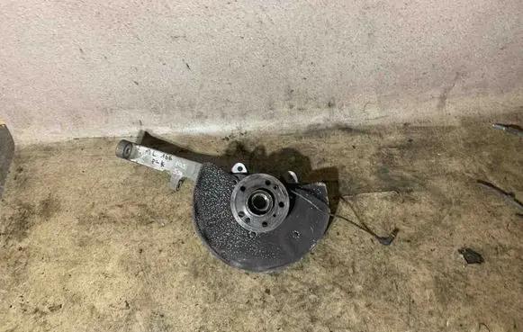 Mercedes-Benz ML W166 Front wheel hub 16609