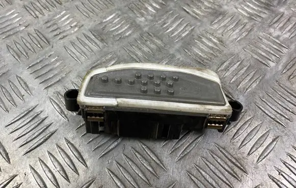 Dodge Durango Heater blower motor/fan resistor 5HL00126607