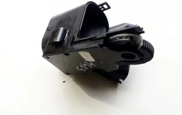 Mercedes-Benz E W210 Dash center air vent grill A2108312146