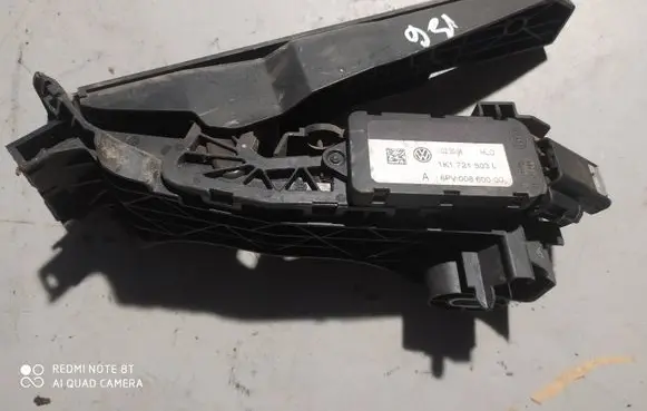 Volkswagen PASSAT B6 Accelerator throttle pedal 1K1721503L
