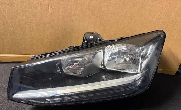 Audi Q2 - Headlight/headlamp