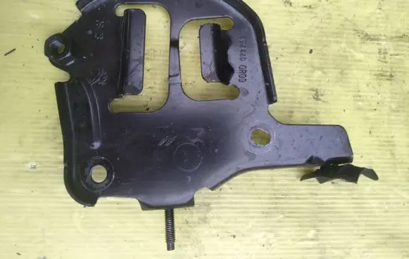 Peugeot 3008 II Other engine bay part 194440