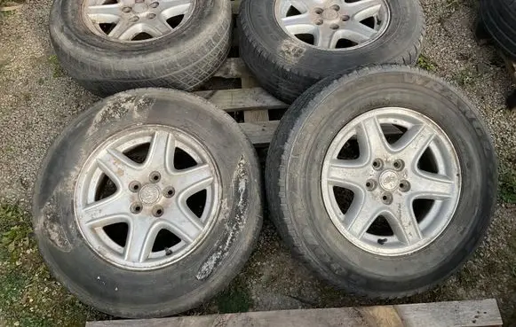 R16 alloy rim