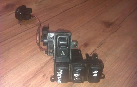 Mazda 626 Windscreen/window heater switch