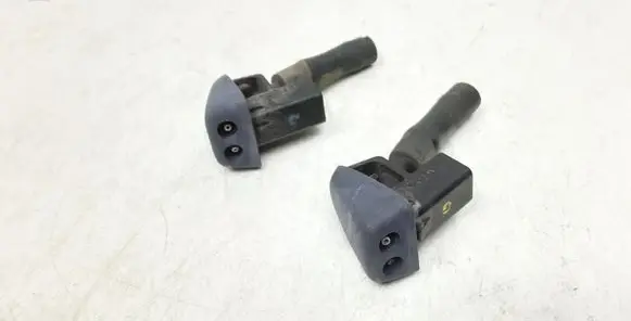 Volvo V60 Windshield washer spray nozzle 