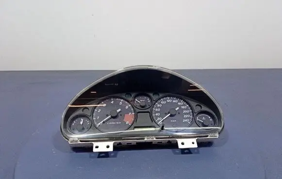 Mazda MX-5 NB Miata Speedometer (instrument cluster) 218050