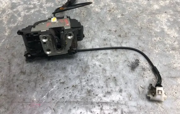 Renault Modus Front door lock