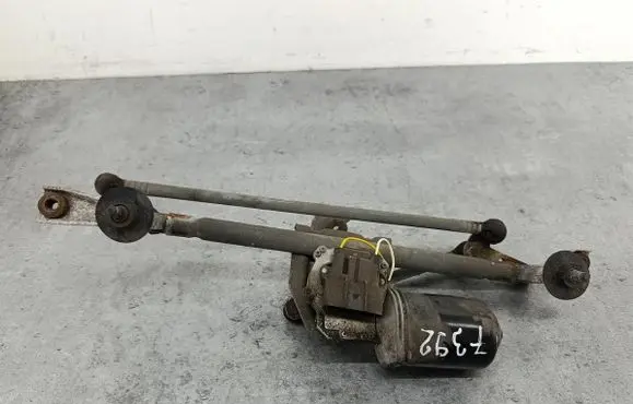 Opel Combo C Front wiper linkage
