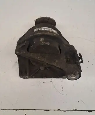 BMW 5 E60 E61 Engine mount bracket 15934612