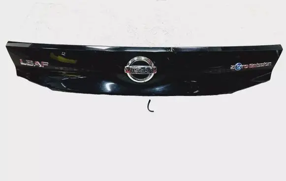 Nissan Leaf II (ZE1) Tailgate trim 908105SH0A
